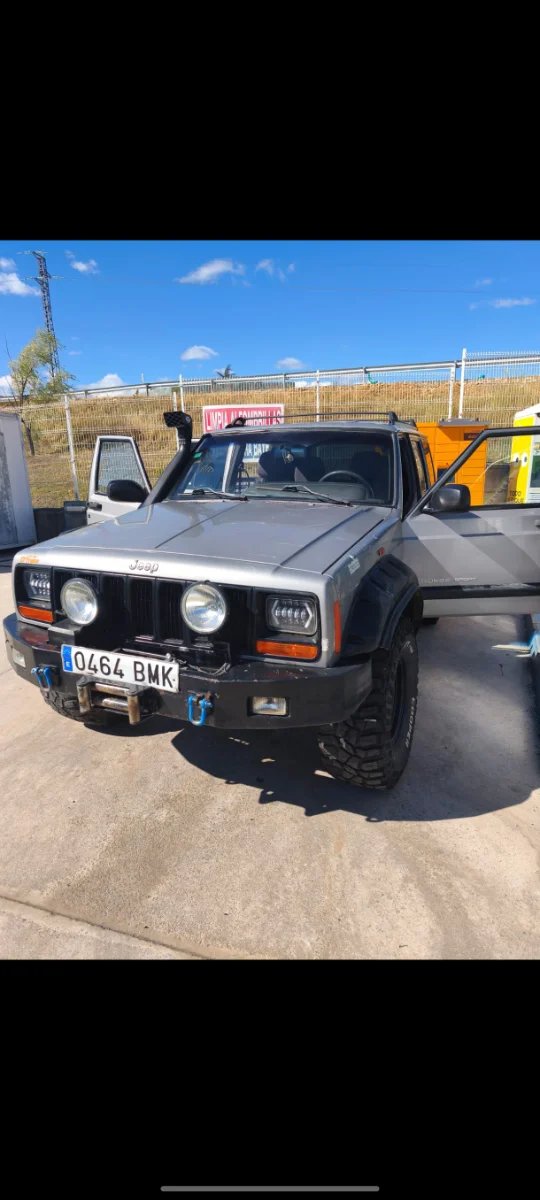 Jeep Cherokee 1999 - foto 1