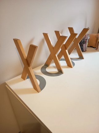 4 Sujetalibros de madera