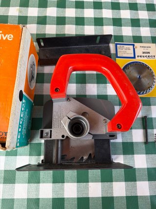 Adaptador Peugeot Sierra Circular Portátil