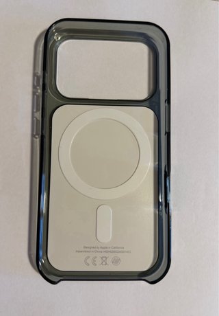 Funda iPhone 17 Pro transparente negra