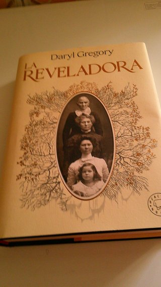 Libro La reveladora