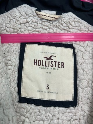 Abrigo Hollister azul oscuro