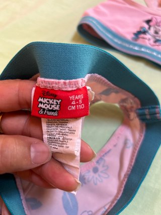2 Costumi e 2 Cuffie Bimba 5/6 Anni