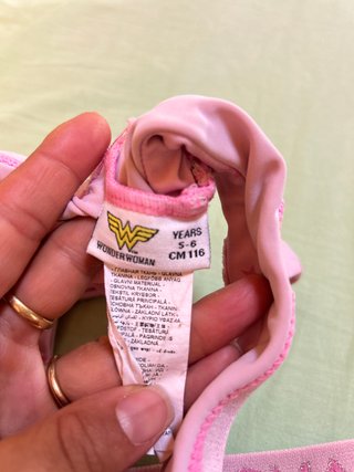 2 Costumi e 2 Cuffie Bimba 5/6 Anni