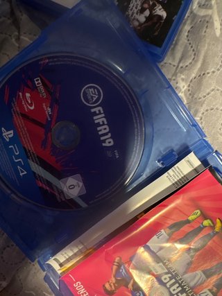 FIFA 19 PS4 (PlayStation 4) y fifa 22 y ufc4