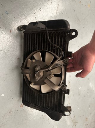 Radiador y ventilador Kawasaki ZZR 600