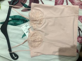 Top encaje Zara rosa Talla M