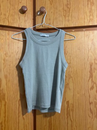 Camiseta sin mangas STRADIVARIUS verde Talla S