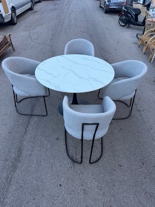 Conjunto mesa comedor moderna y 4 sillas