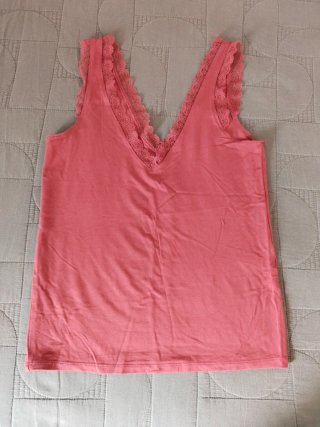 Blusa Stradivarius encaje rosa Talla S