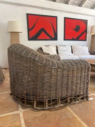 Sillón de mimbre redondo