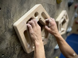 Multipresas madera pentagonales escalada