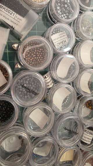 Lote piedras abalorios pulseras collares