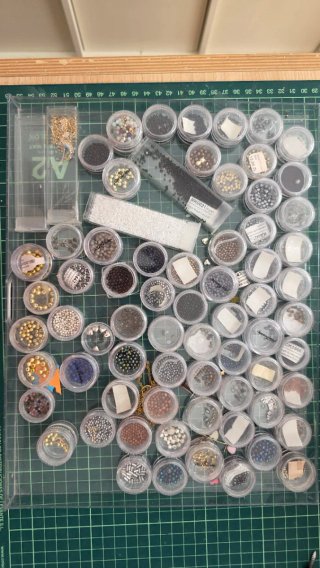 Lote piedras abalorios pulseras collares