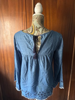 Camisa vaquera bordada