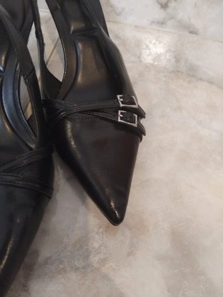 Sandalias de tacón fino negras