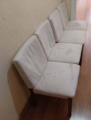 Mesa y sillas de madera.Sillas para tapizar