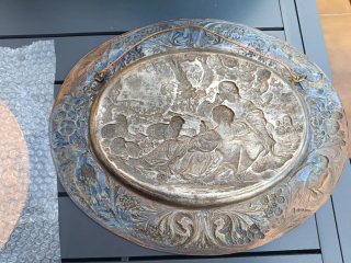 Plato decorativo repujado cobre