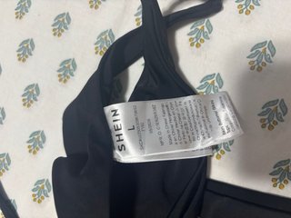 Bikini negro con tiras