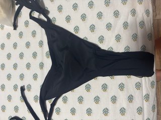 Bikini negro con tiras