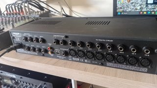 Line 6 UX8 Interfaz de Audio
