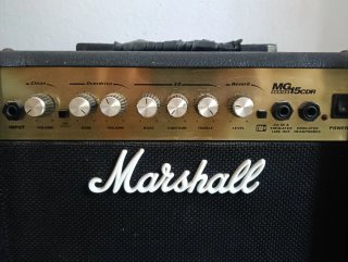 Lote Chitarra Elettrica + 2 Amplificatori