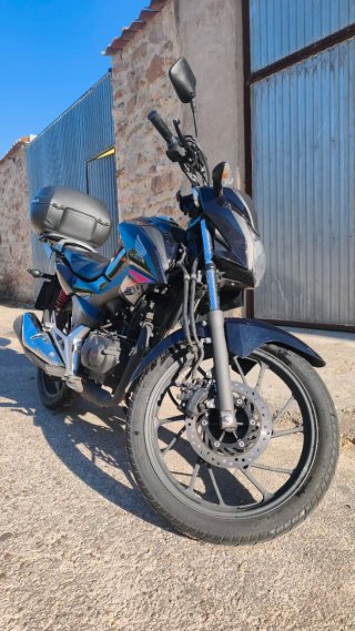 Honda CB125F Negra