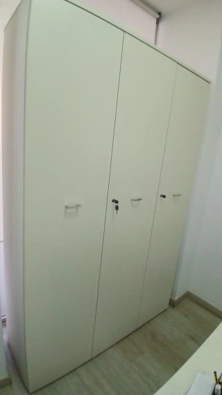 Armario blanco de plástico