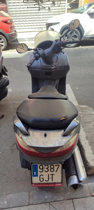 Suzuki Burgman 125cc Maxi Scooter