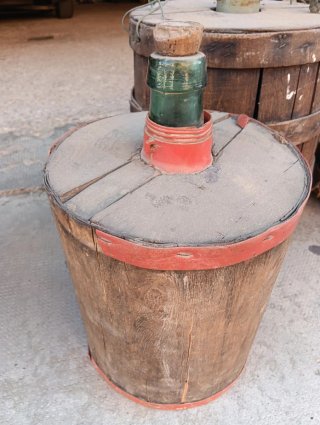 Lotto di 5 antiche bottiglie da vino