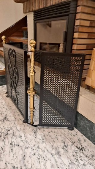 Pantalla salvachispas para chimenea con tres hojas