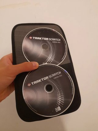 Controlador DJ Traktor Kontrol X1