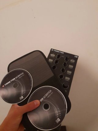 Controlador DJ Traktor Kontrol X1