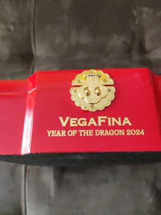 Caja Coleccionista Vega Fina Año del Dragón