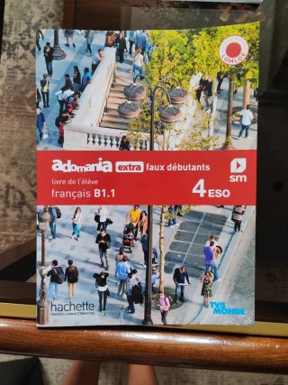 FrançaisB1.1. 4 Secundaria. Adomania, extra fau...