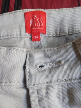 Vaqueros beige mujer
