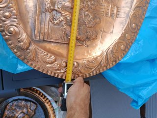 Plato repujado decorativo Soldados con picas