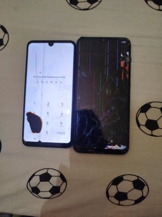 2 cellulari Huawei per ricambi