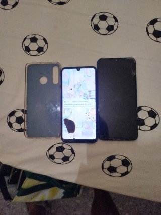 2 cellulari Huawei per ricambi