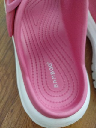 Chanclas plataforma rosas y blancas