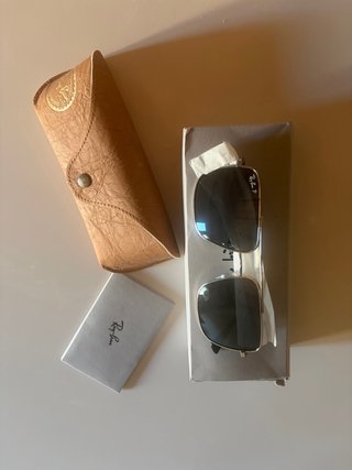 Ray-Ban Ari RB3758 003/81 Polarizadas