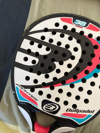 Pala de pádel Bullpadel 38