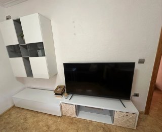 Mueble TV salón blanco y beige