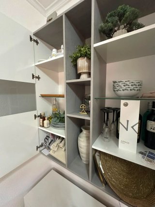 Mueble TV salón blanco y beige