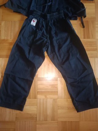 Lote Ropa y Cinturones Artes Marciales