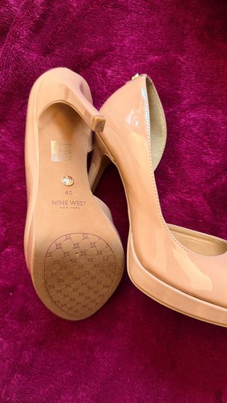 Zapatos de tacón Nine West beige Talla 40