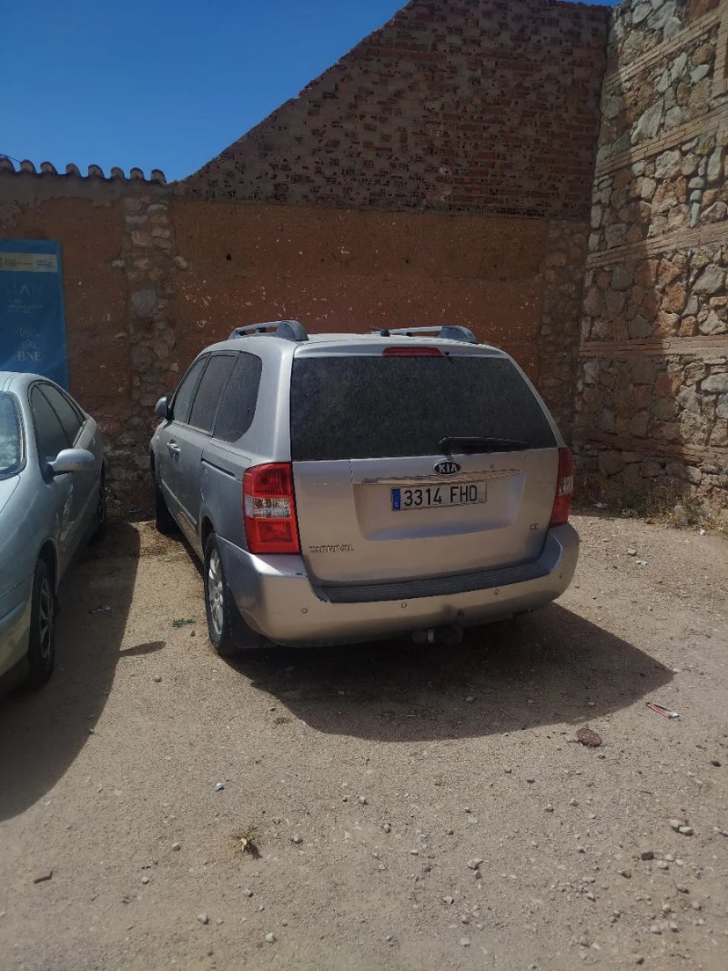 KIA Carnival 2006 - foto 1