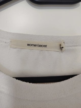 Pijama polar blanco con pingüinos