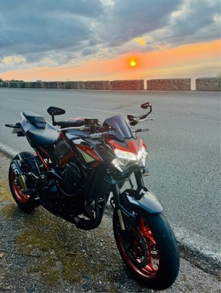 Kawasaki Z900 A2 Negra/Roja Naked