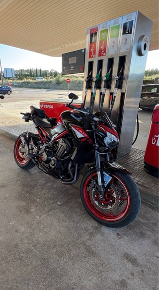 Kawasaki Z900 A2 Negra/Roja Naked